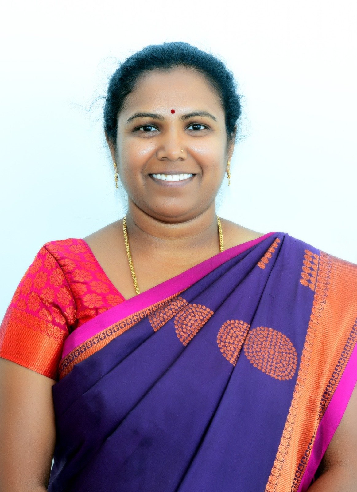 SHWETHA V